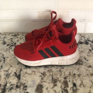 Adidas toddler boys red shoes size 7 GUC